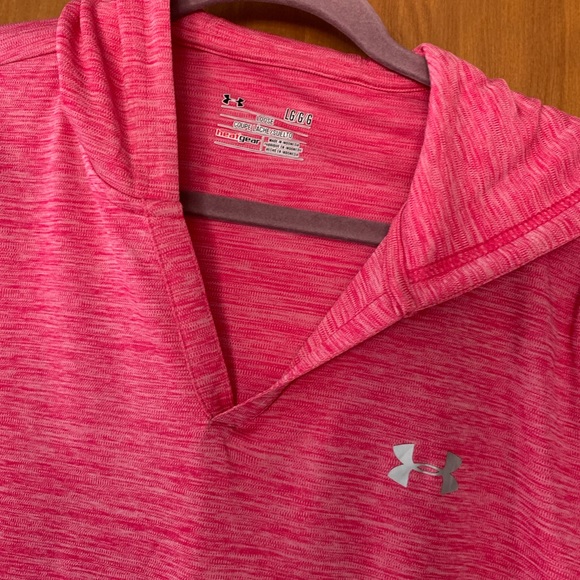 Women’s long sleeve Under Armour top with hood - Picture 2 of 2